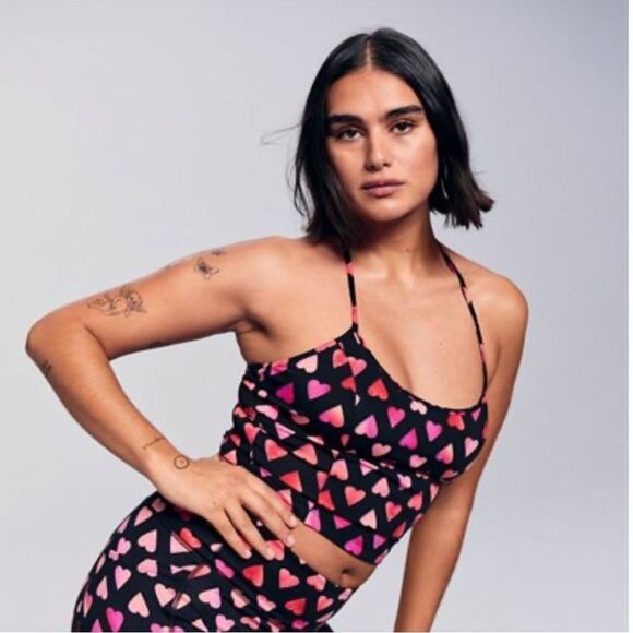 Victoria’s Secret Flow On Point Essential Atlet Cropped Tank Top w/ Heart Prints - Picture 3 of 7